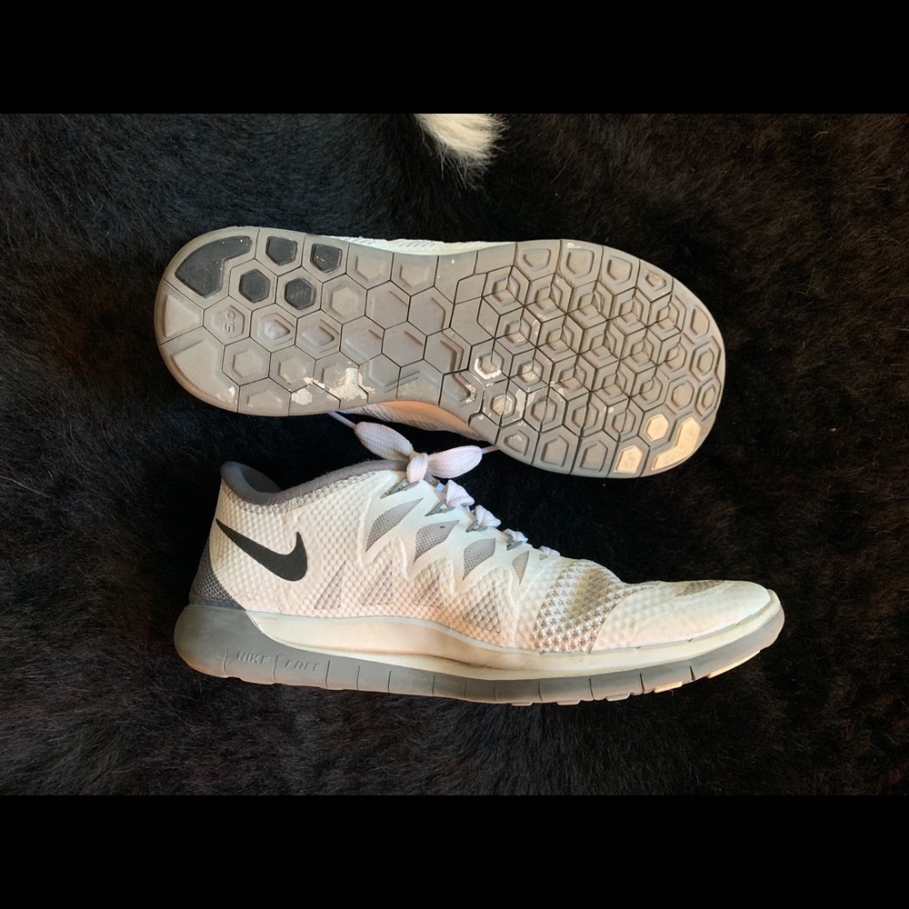 White/Grey Nike Free 5.0 size 8.5